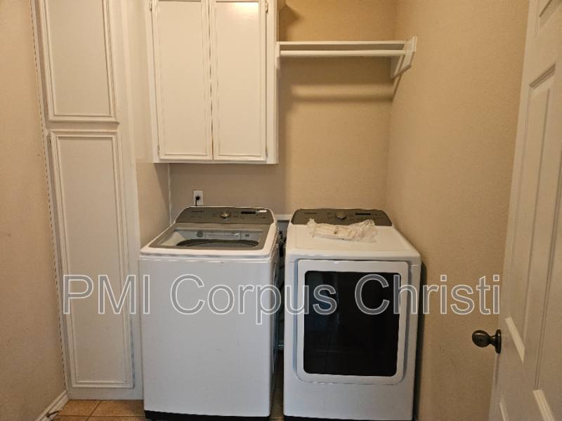 House for rent at 2337 Handlin Dr, Corpus Christi, TX 78418