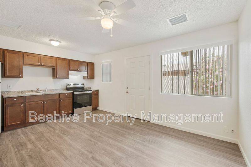 Apartment for rent at 1324 E Taylor St #4, Phoenix, AZ 85006