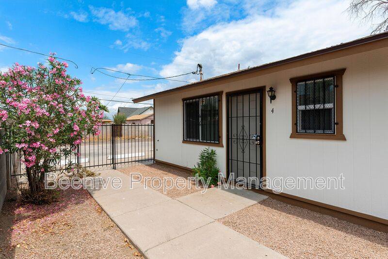Apartment for rent at 1324 E Taylor St #4, Phoenix, AZ 85006
