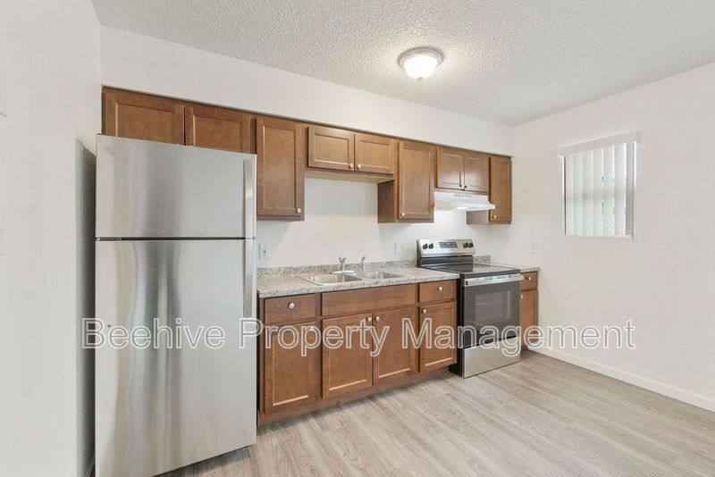 Apartment for rent at 1324 E Taylor St #4, Phoenix, AZ 85006