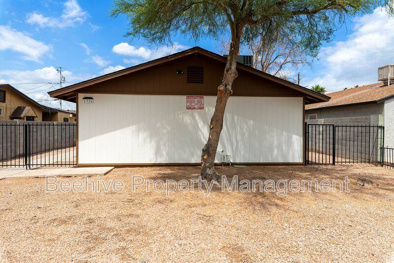 Apartment for rent at 1324 E Taylor St #4, Phoenix, AZ 85006