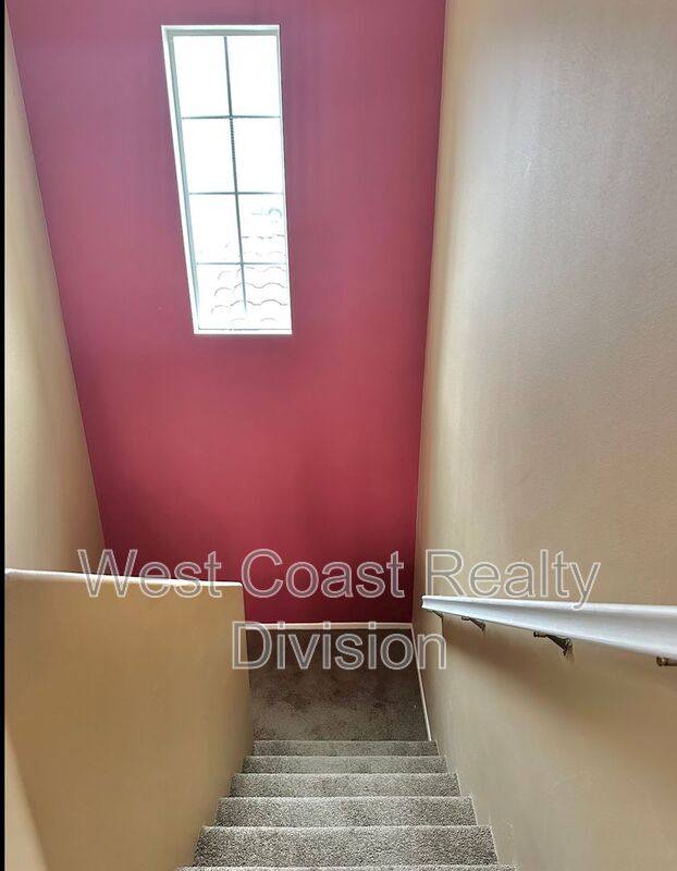 Townhouse for rent at 18468 Hillview Lane, Lake Elsinore, CA 92530