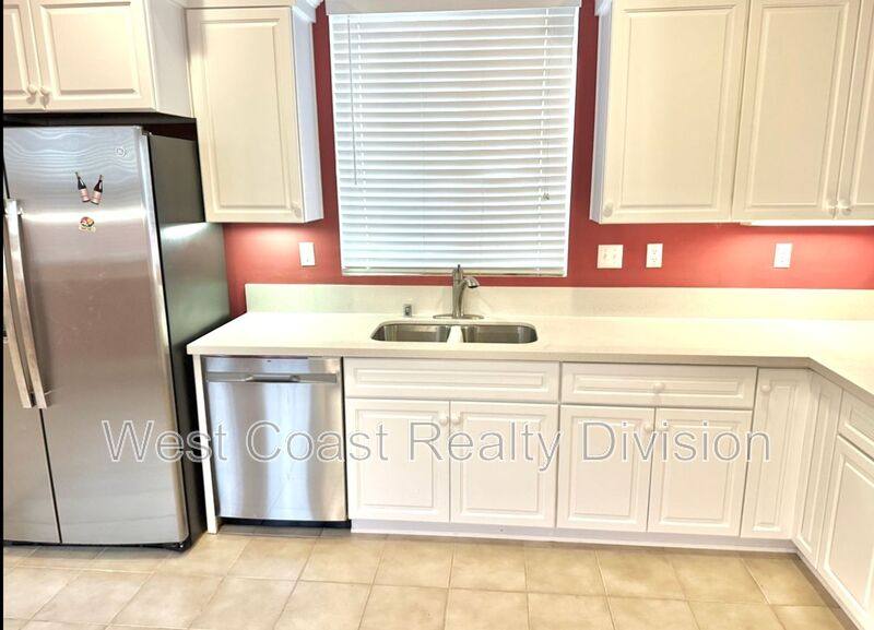 Townhouse for rent at 18468 Hillview Lane, Lake Elsinore, CA 92530