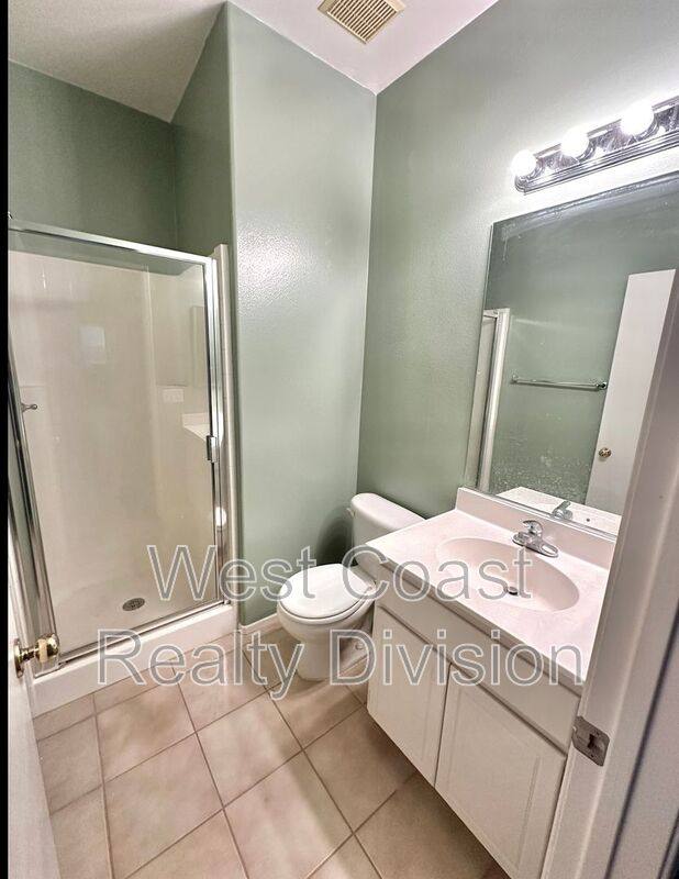 Townhouse for rent at 18468 Hillview Lane, Lake Elsinore, CA 92530