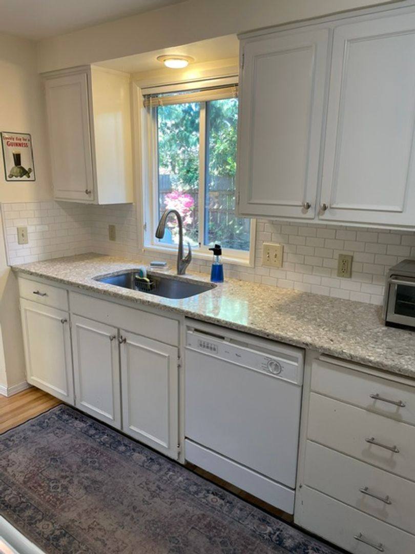House for rent at 1215 Alfaretta Dr, Eugene, OR 97401