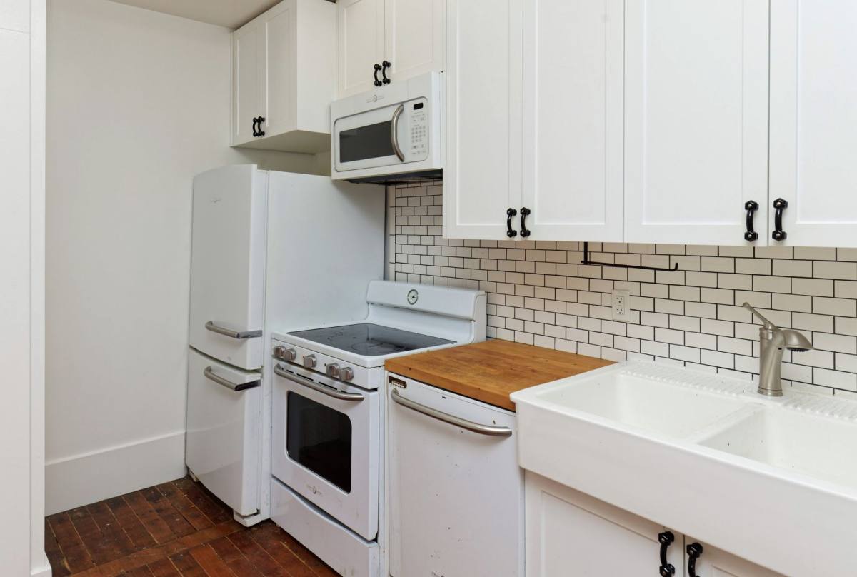 Apartment for rent at 1605 Clay St, Oakland, CA 94612