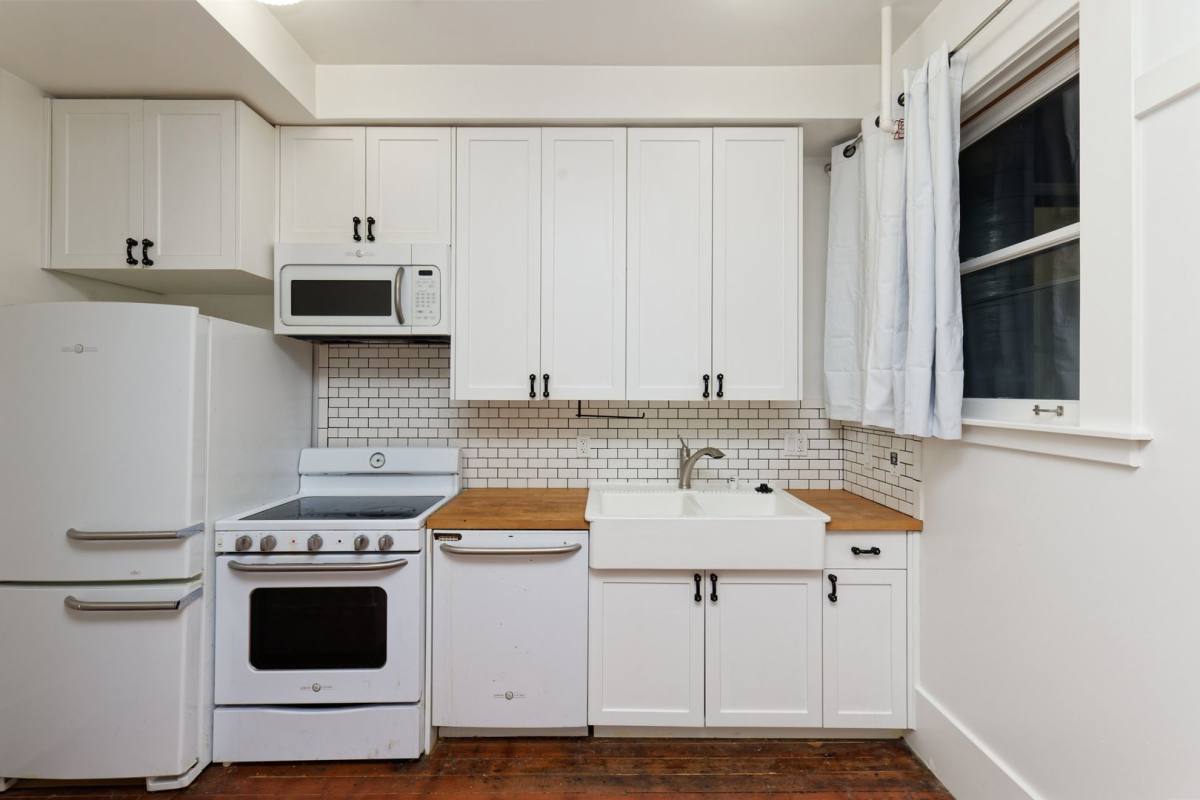 Apartment for rent at 1605 Clay St, Oakland, CA 94612