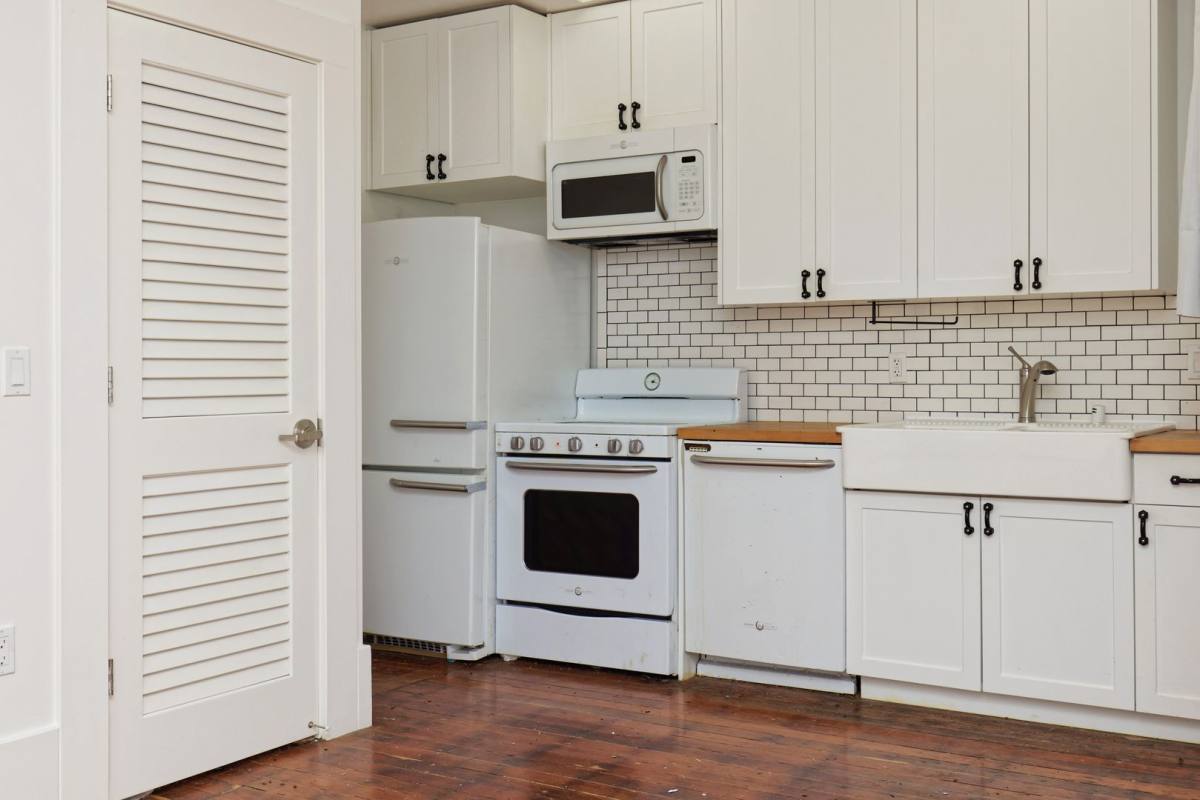 Apartment for rent at 1605 Clay St, Oakland, CA 94612