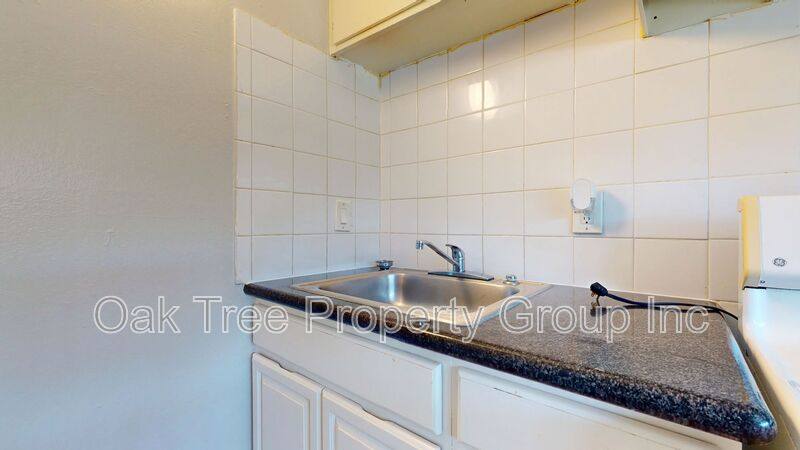 House for rent at 2268 - 2274 E 15th St, Oakland, CA 94606