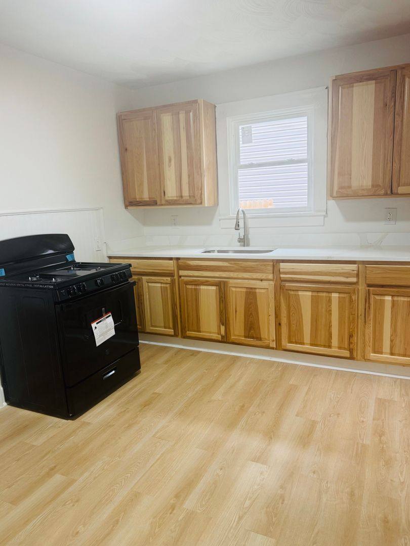 House for rent at 1915 Des Moines Ave, Portsmouth, VA 23704
