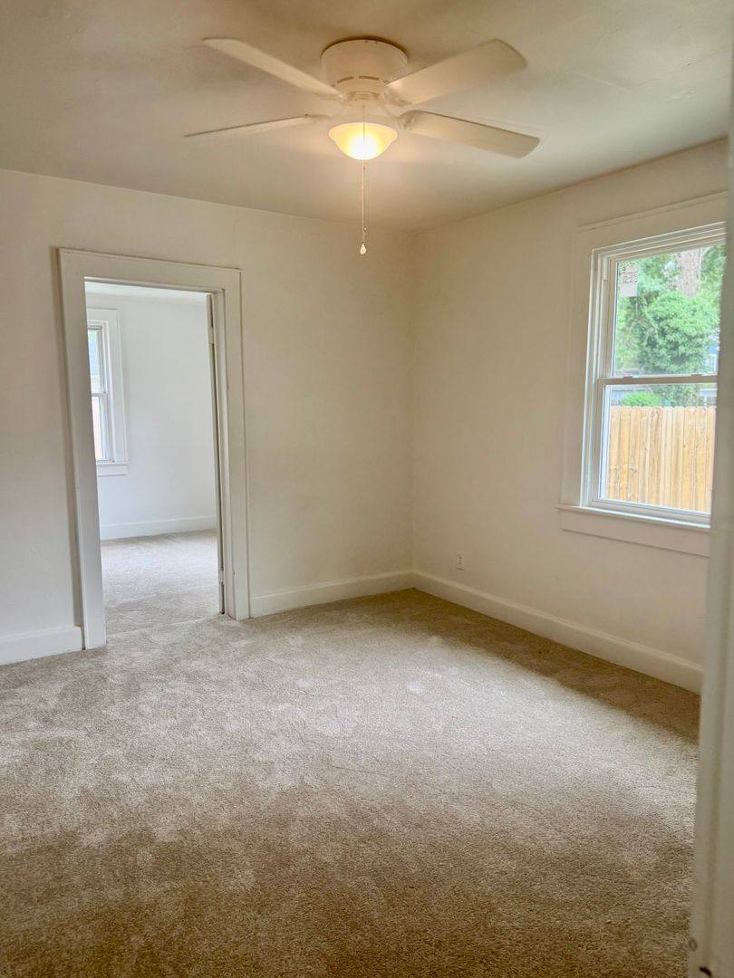 House for rent at 1915 Des Moines Ave, Portsmouth, VA 23704