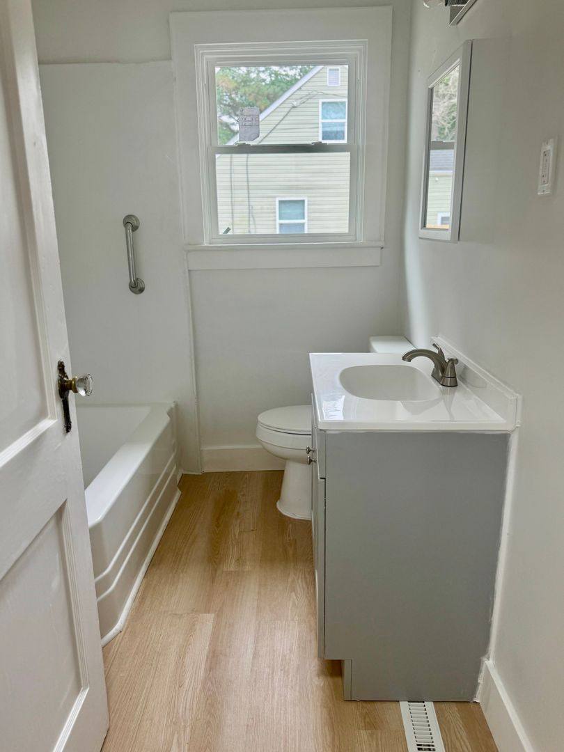 House for rent at 1915 Des Moines Ave, Portsmouth, VA 23704