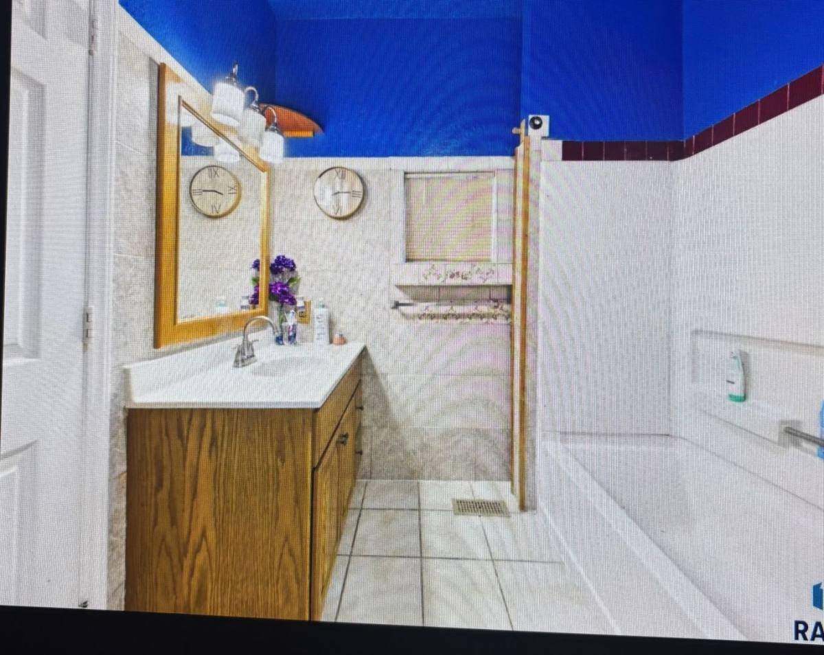 House for rent at 1017 E 8th St, Sioux Falls, SD 57104