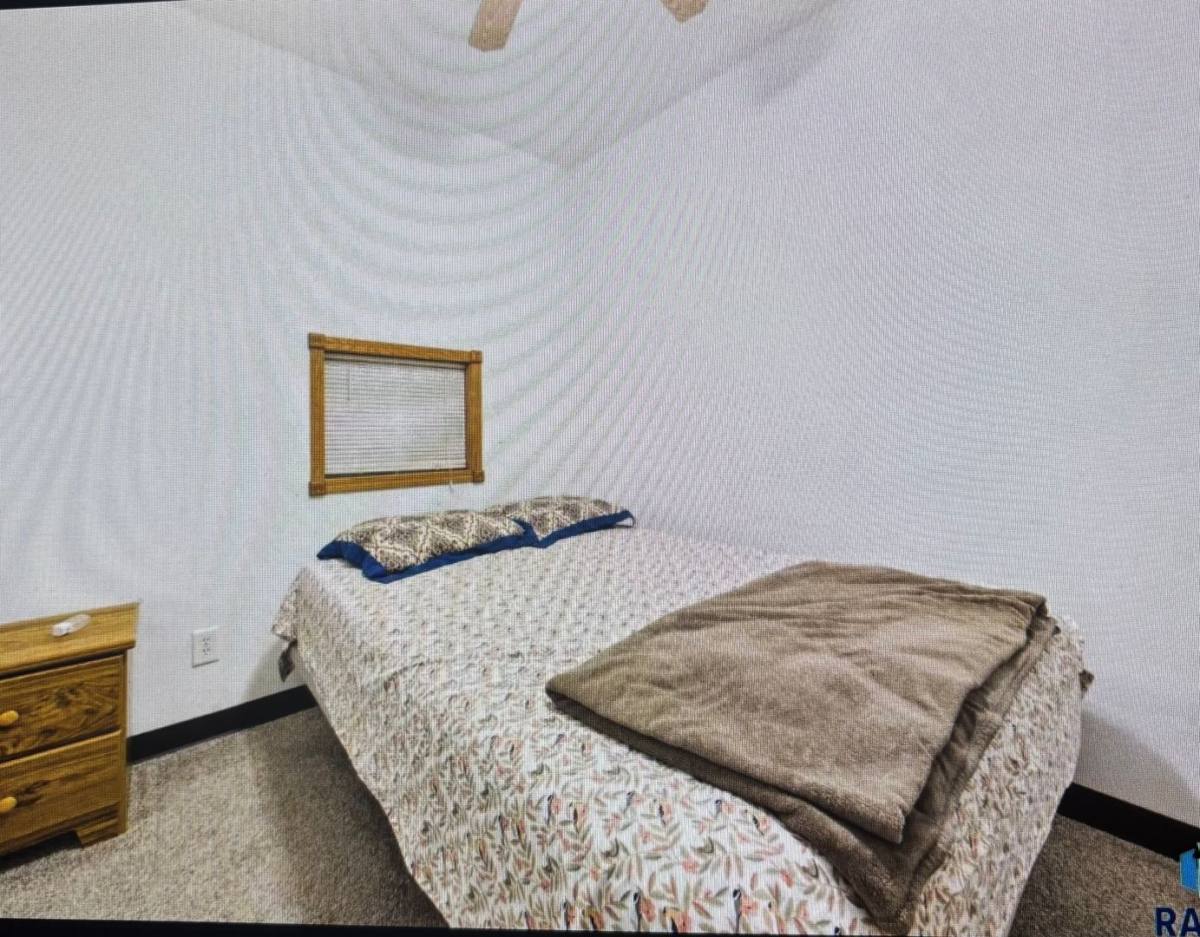 House for rent at 1017 E 8th St, Sioux Falls, SD 57104