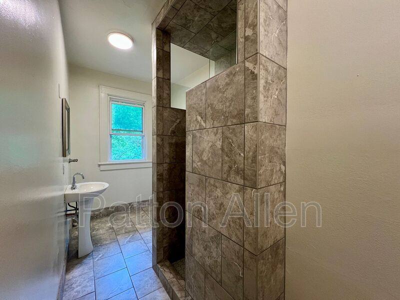 Apartment for rent at 43 Ravenscroft Dr #19, Asheville, NC 28801