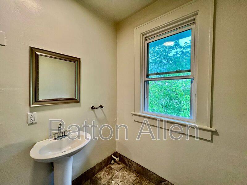 Apartment for rent at 43 Ravenscroft Dr #19, Asheville, NC 28801