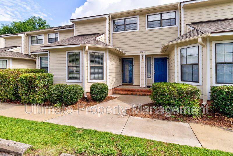 Townhouse for rent at 1705 41st St #C, Wilmington, NC 28403