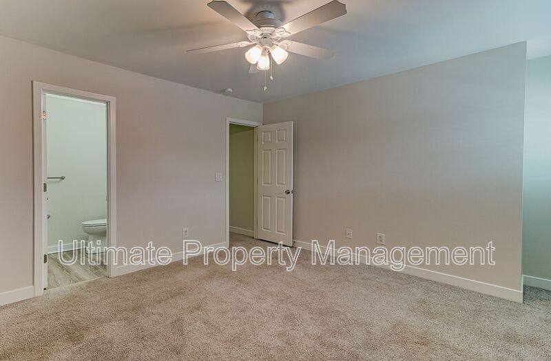 Townhouse for rent at 1705 41st St #C, Wilmington, NC 28403