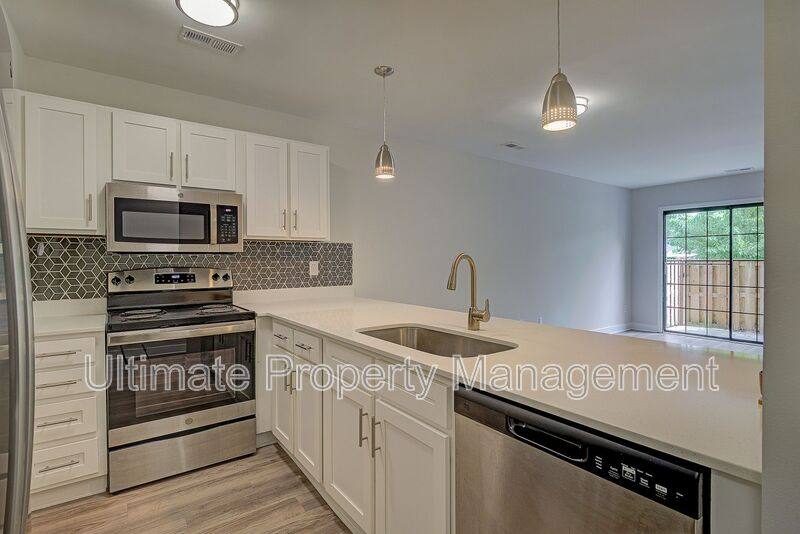 Townhouse for rent at 1705 41st St #C, Wilmington, NC 28403