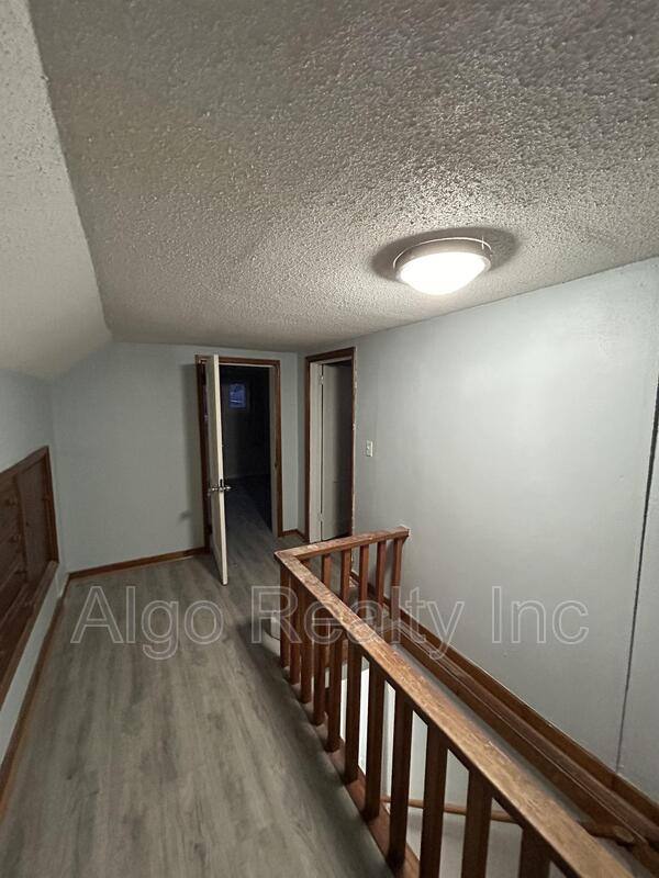House for rent at 1076 Minnehaha Ave E, Saint Paul, MN 55106