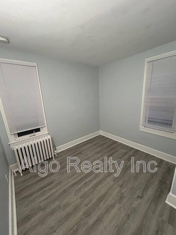 House for rent at 1076 Minnehaha Ave E, Saint Paul, MN 55106