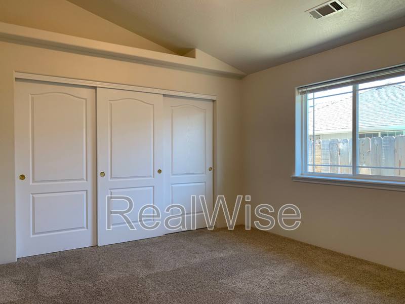 Townhouse for rent at 1675 George Tweed Blvd, Grants Pass, OR 97527