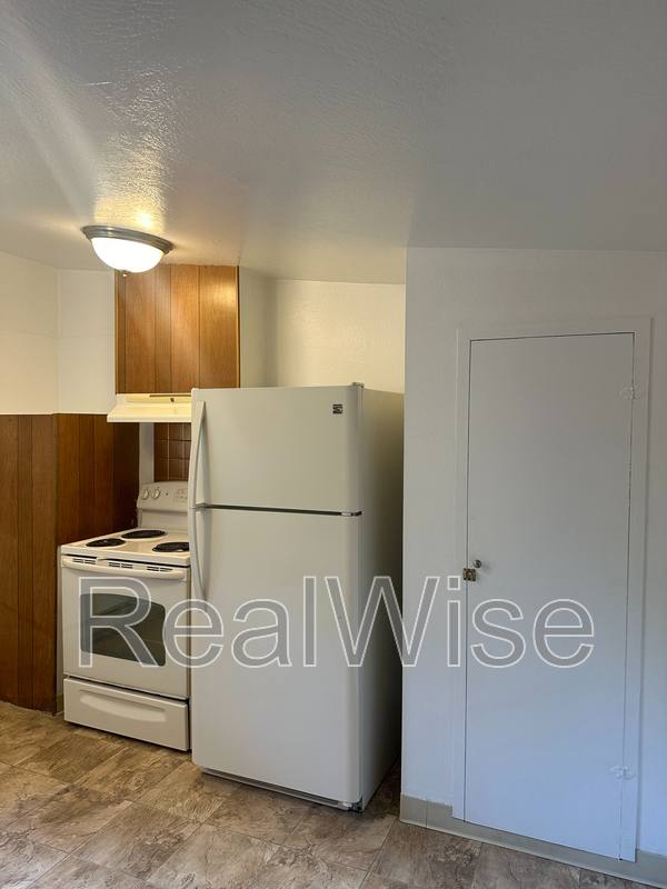 House for rent at 940 SE N St, Grants Pass, OR 97526