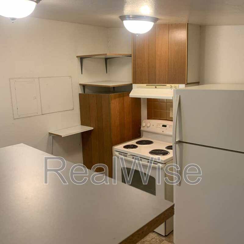 House for rent at 940 SE N St, Grants Pass, OR 97526