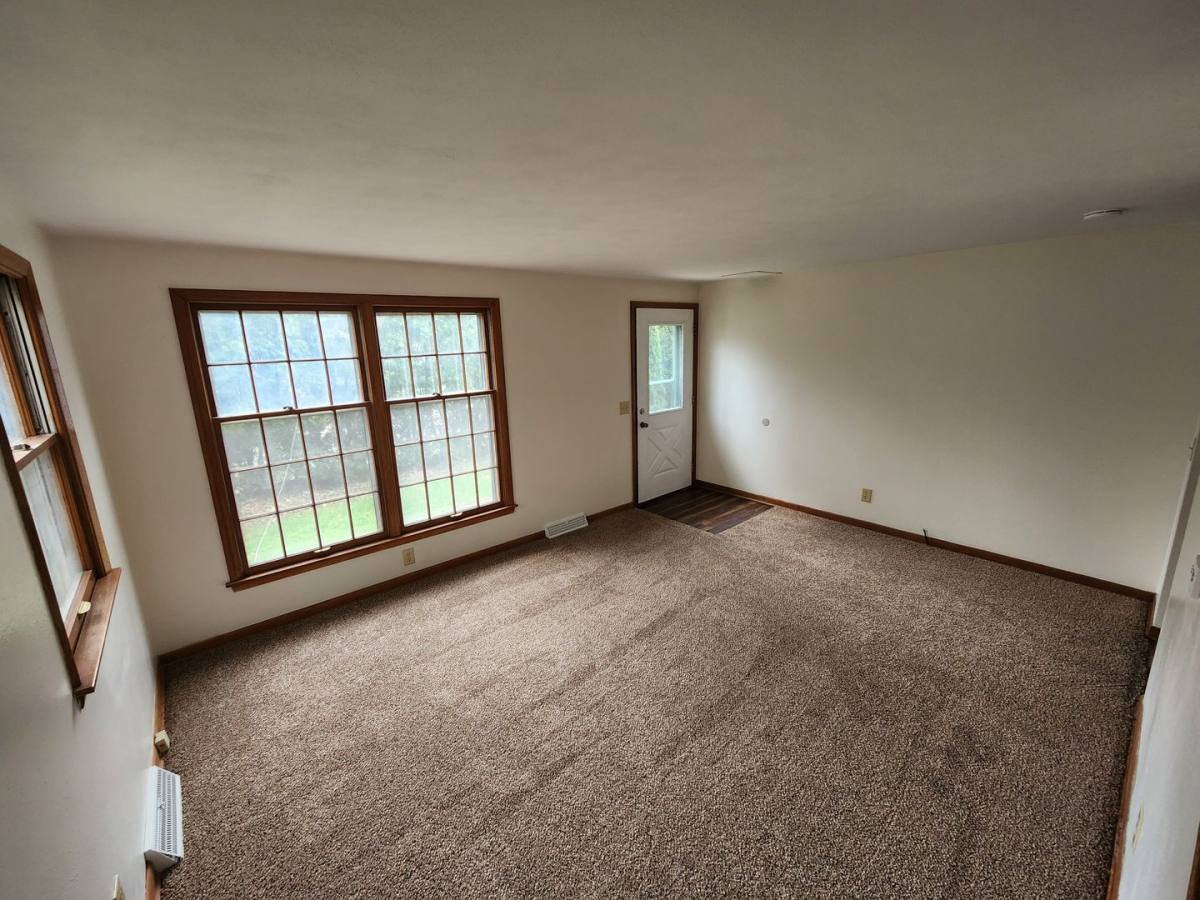 Apartment for rent at 1009 34th Ave, East Moline, IL 61244