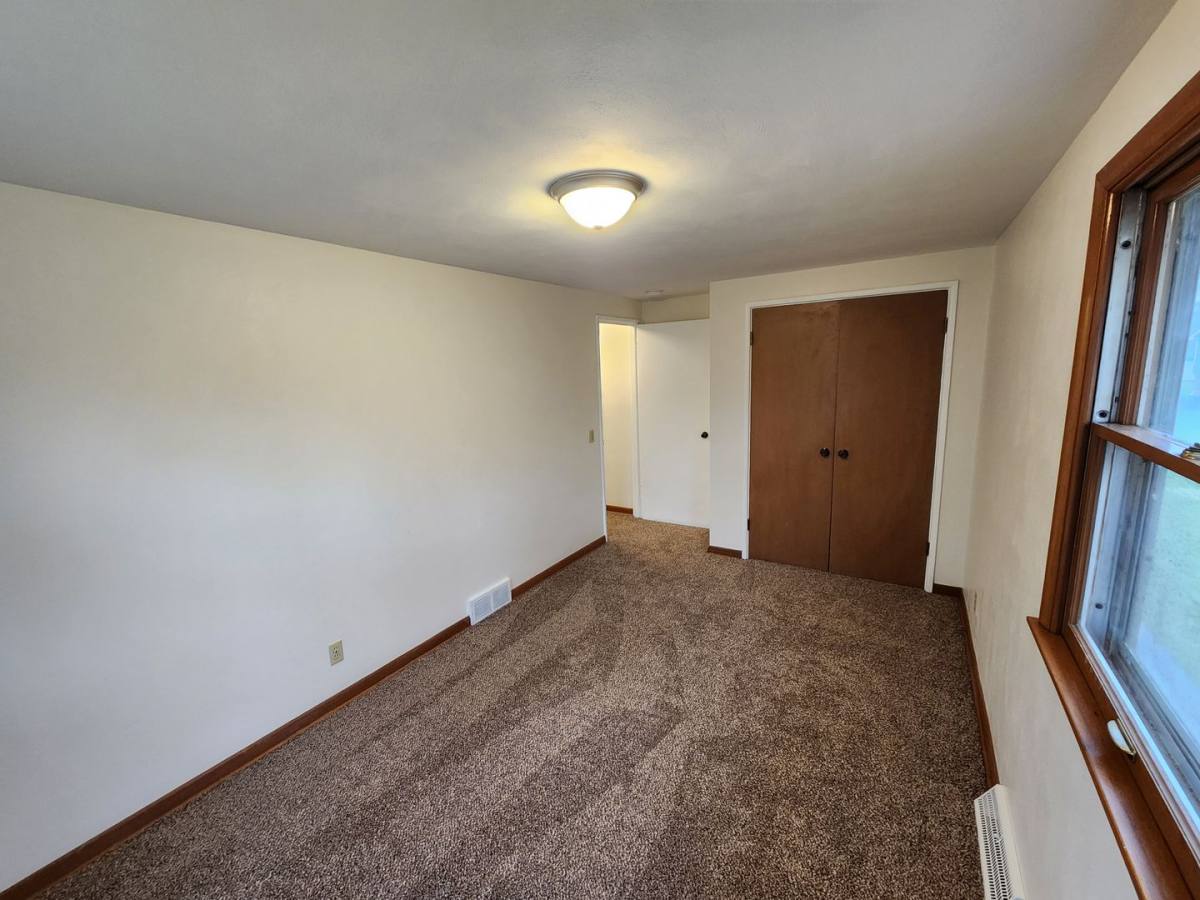 Apartment for rent at 1009 34th Ave, East Moline, IL 61244
