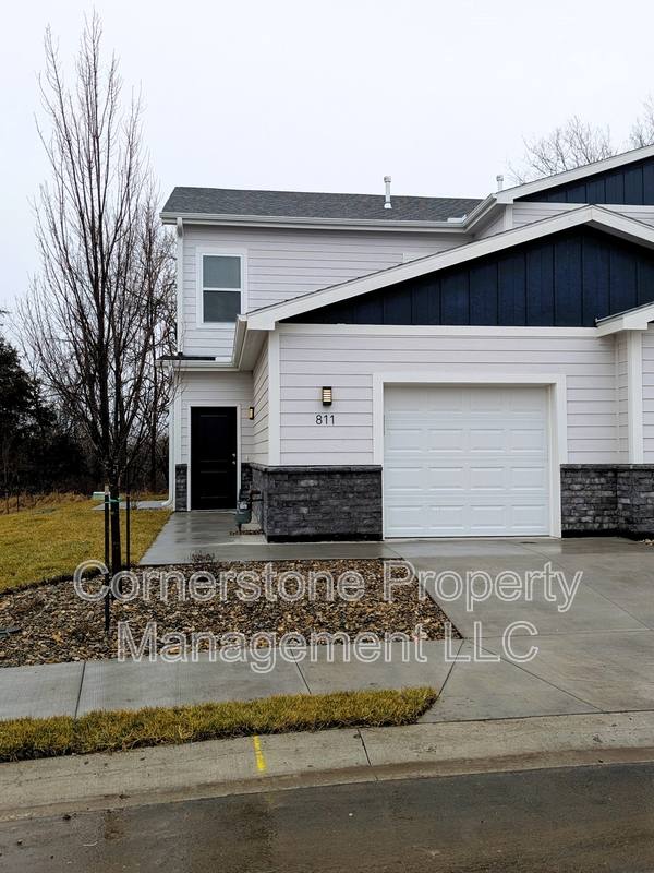 Townhouse for rent at 812 E 6th Terrace, Wellsville, KS 66092