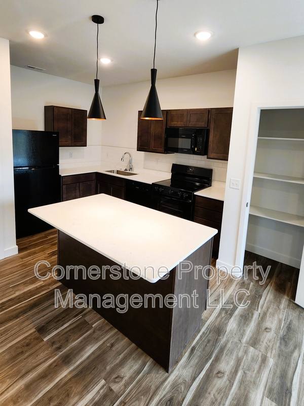 Townhouse for rent at 812 E 6th Terrace, Wellsville, KS 66092