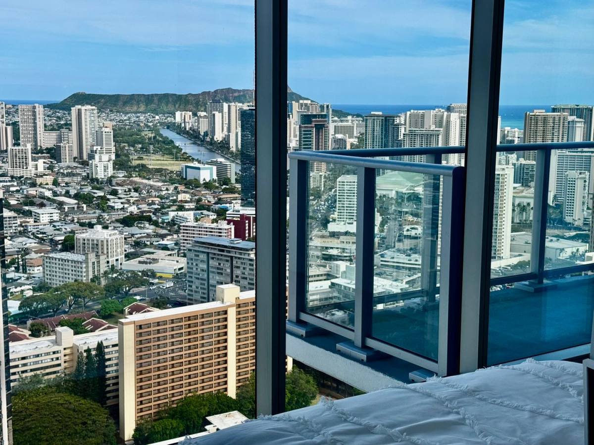 House for rent at 1515 Liona St, Honolulu, HI 96814
