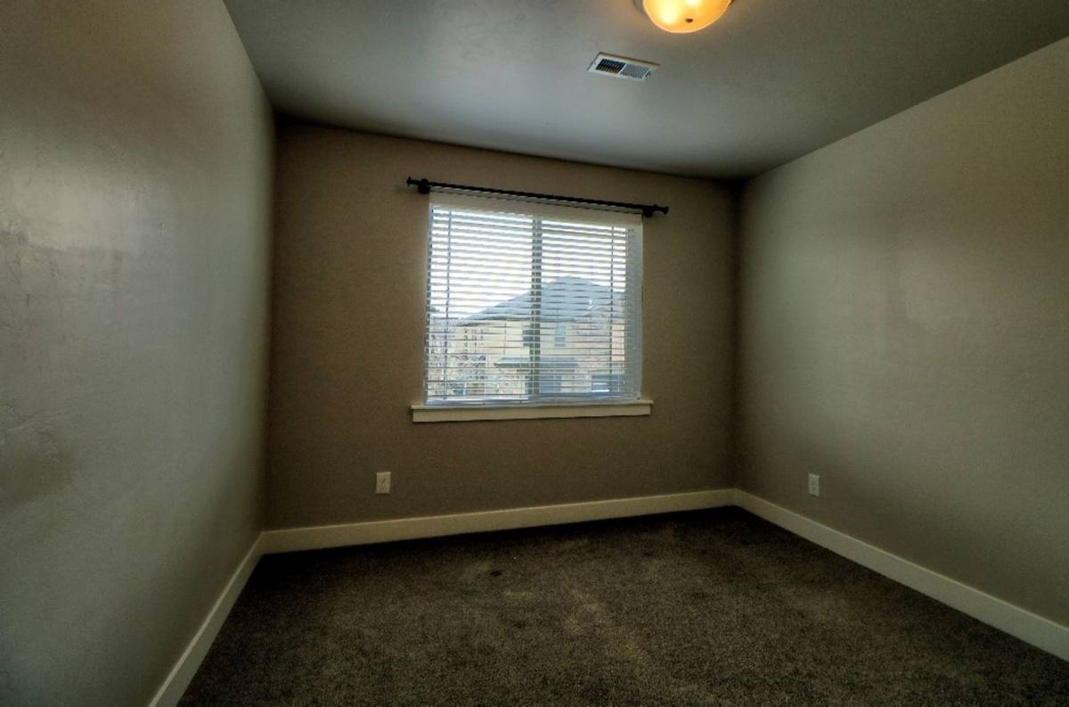 Townhouse for rent at 598 N 220 E, Salem, UT 84653