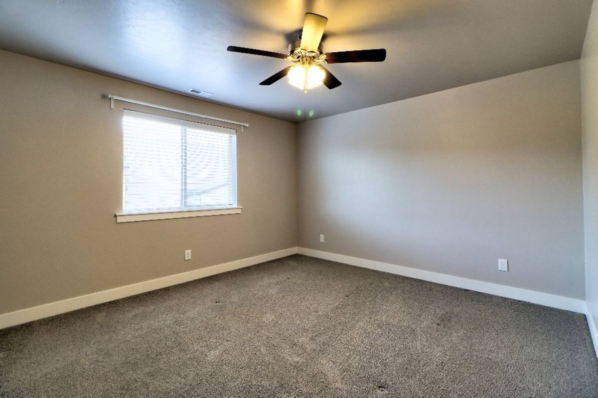 Townhouse for rent at 598 N 220 E, Salem, UT 84653