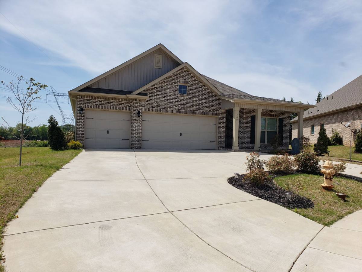 House for rent at 300 Addison Court, New Market, AL 35761