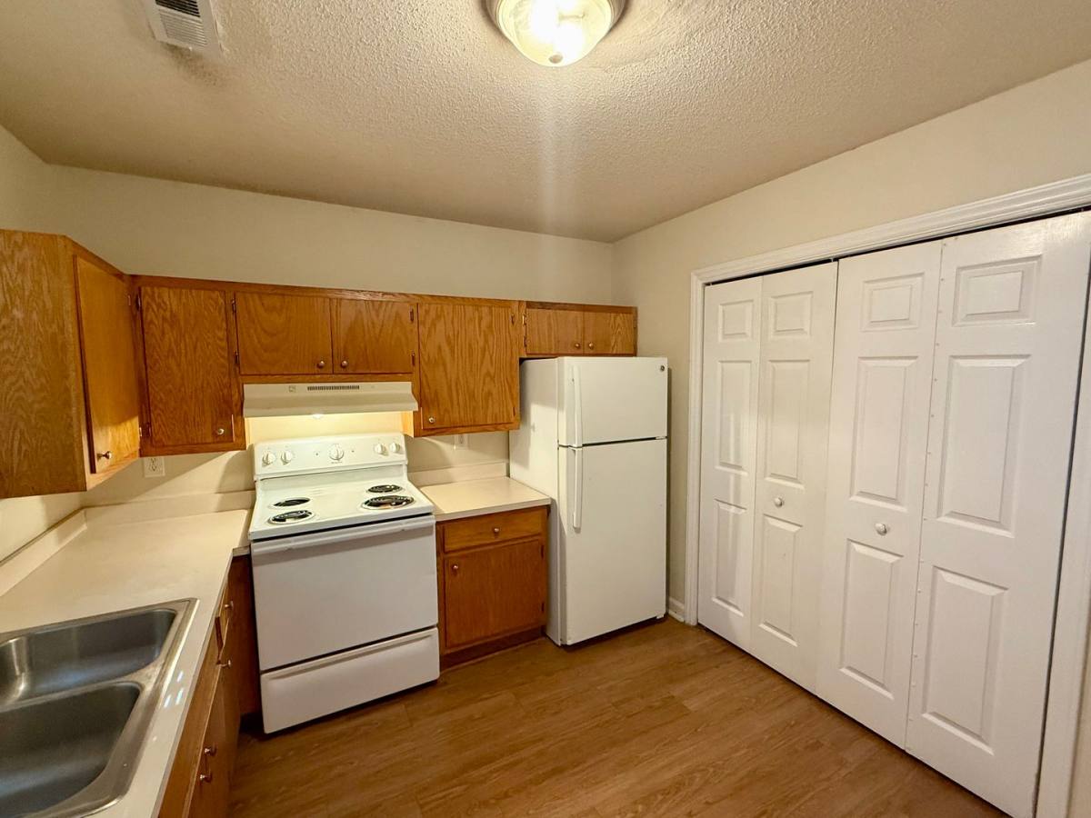 Apartment for rent at 614 E Parker St, Graham, NC 27253