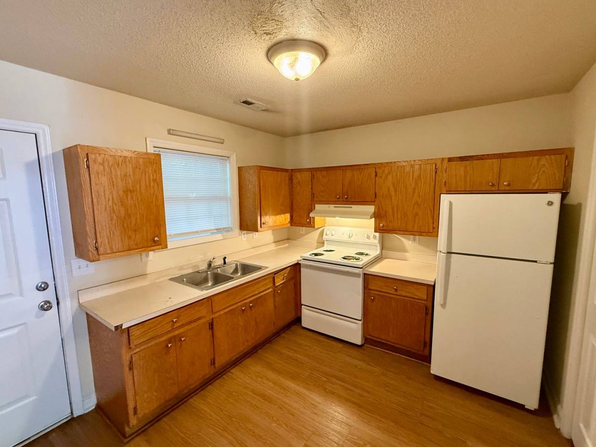 Apartment for rent at 614 E Parker St, Graham, NC 27253