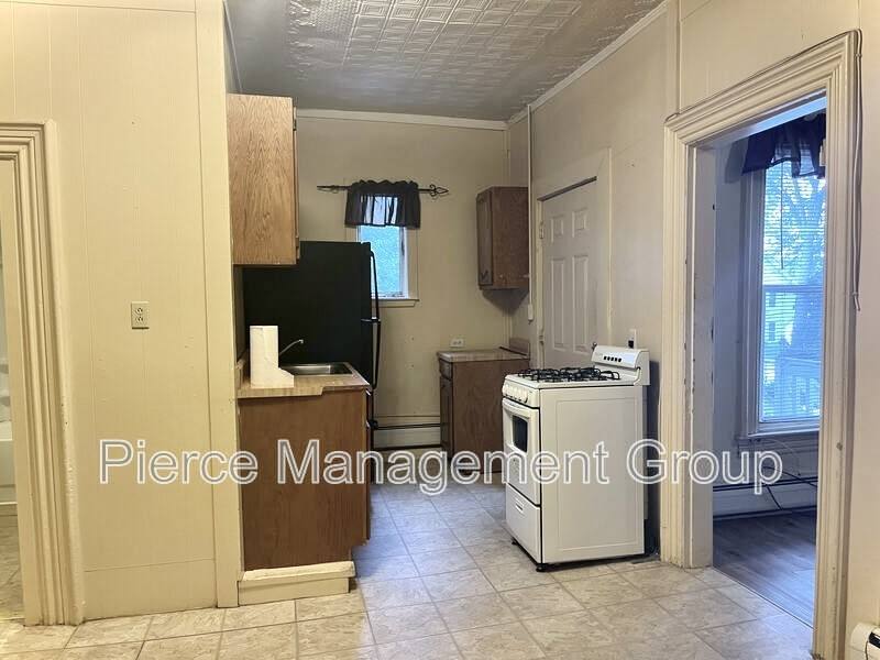 Apartment for rent at 421 Hanover St #5, Manchester, NH 03104