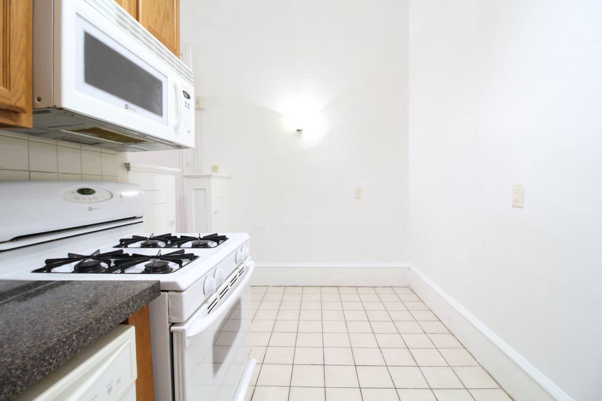 Apartment for rent at 2122 Walnut St, Philadelphia, PA 19103