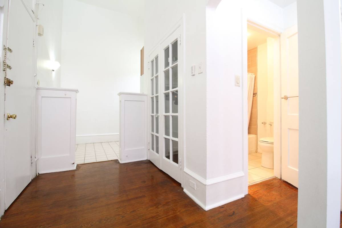 Apartment for rent at 2122 Walnut St, Philadelphia, PA 19103