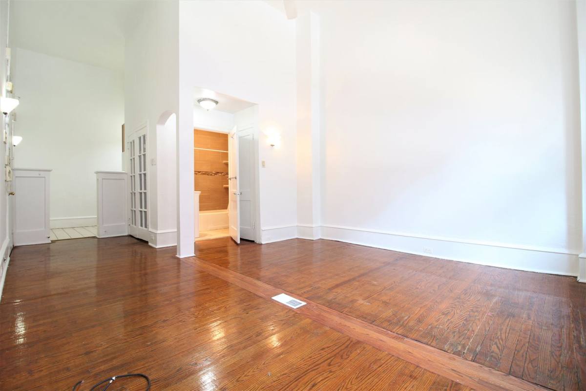 Apartment for rent at 2122 Walnut St, Philadelphia, PA 19103