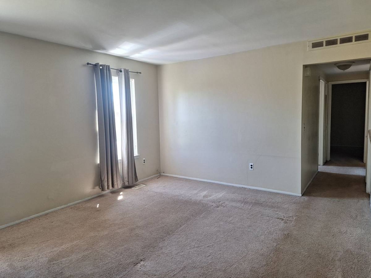 Condo for rent at 22649 Martin, Saint Clair Shores, MI 48081