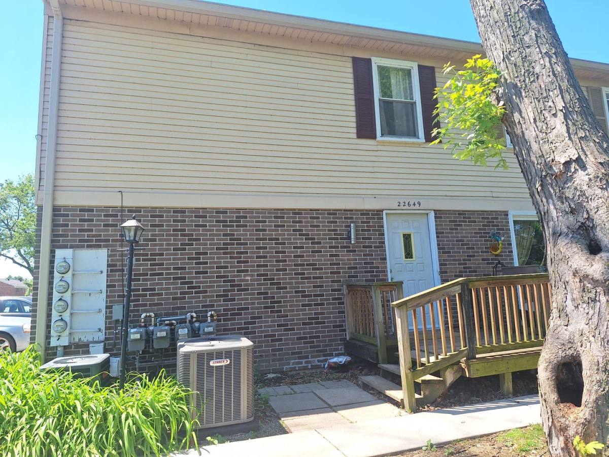 Condo for rent at 22649 Martin, Saint Clair Shores, MI 48081