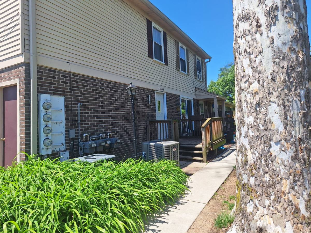 Condo for rent at 22649 Martin, Saint Clair Shores, MI 48081