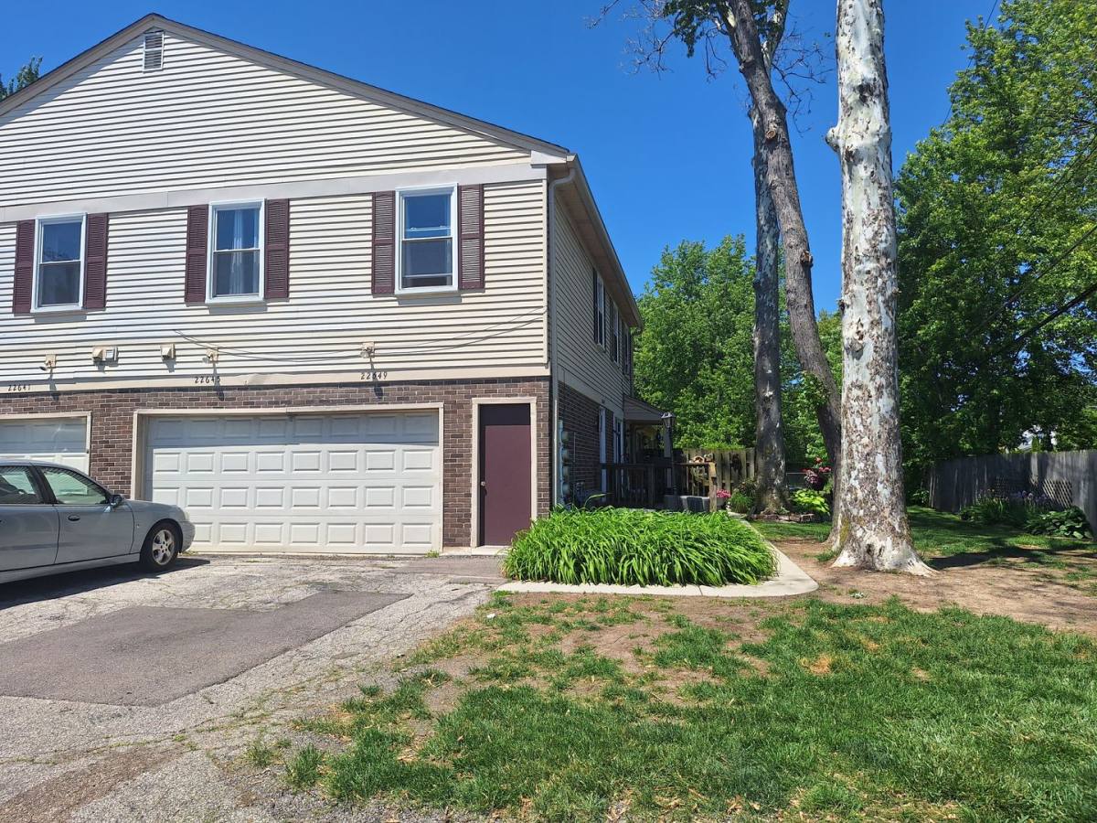 Condo for rent at 22649 Martin, Saint Clair Shores, MI 48081
