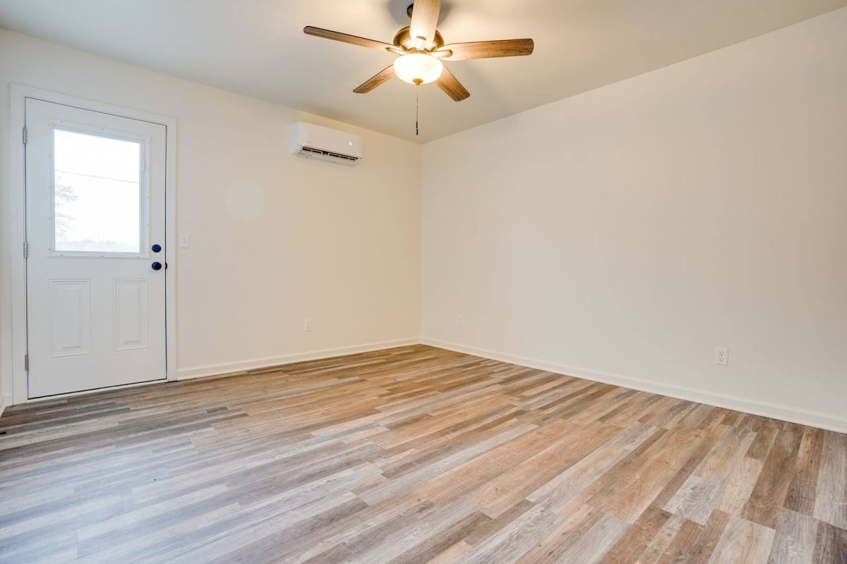 Apartment for rent at 2057 Holt Rd, Paducah, KY 42001