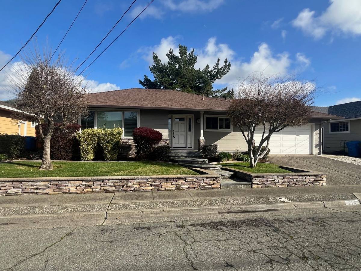 House for rent at 214 La Crosse Ave, Santa Rosa, CA 95409