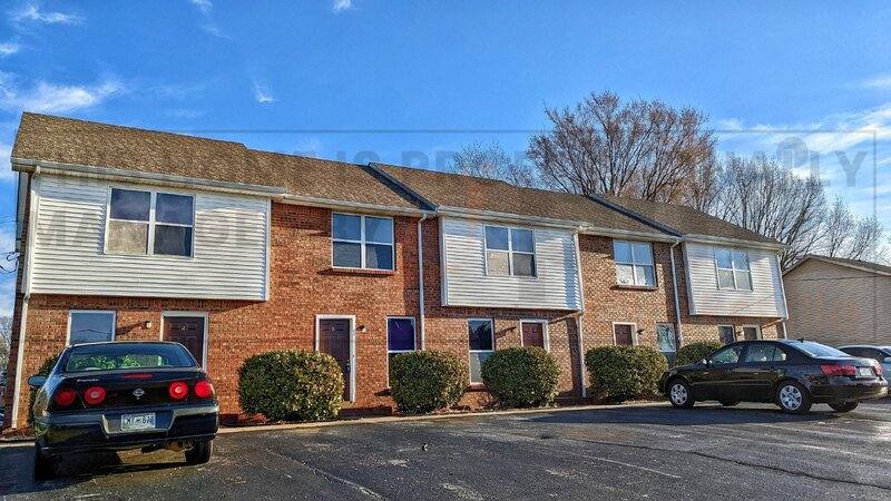 Townhouse for rent at 1531 E Knollwood Circle #B, Clarksville, TN 37043
