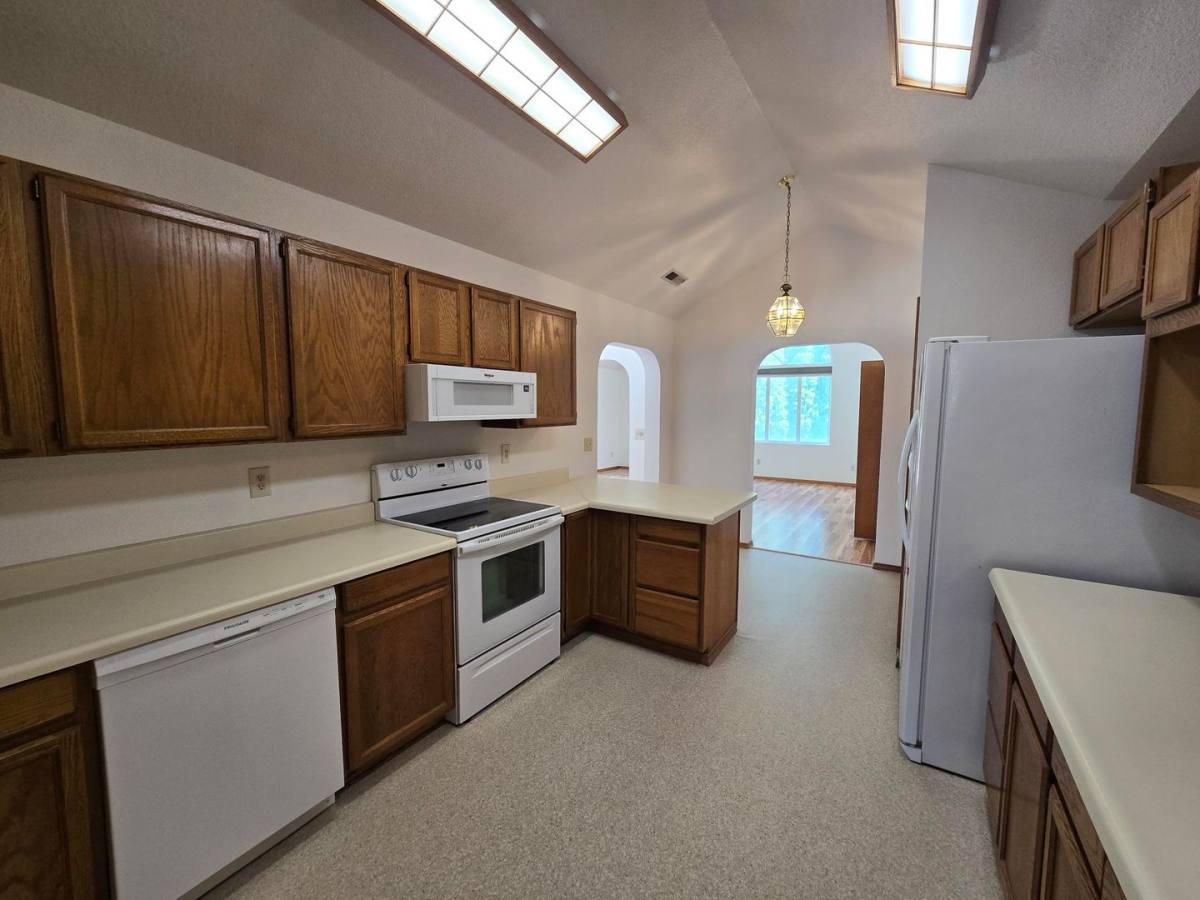 House for rent at 4423 S Sharron Court, Kennewick, WA 99337